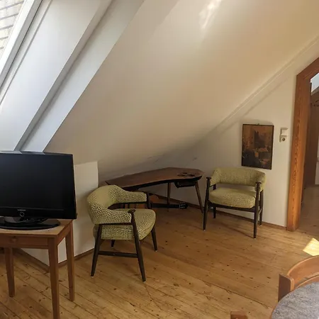 Amethyst Apartment *